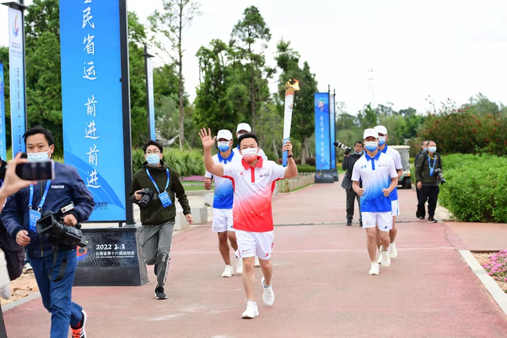 5月1日,云南省第十六届运动会火种采集仪式及火炬接力启动仪式在澄江市举行。(玉溪日报资料图)