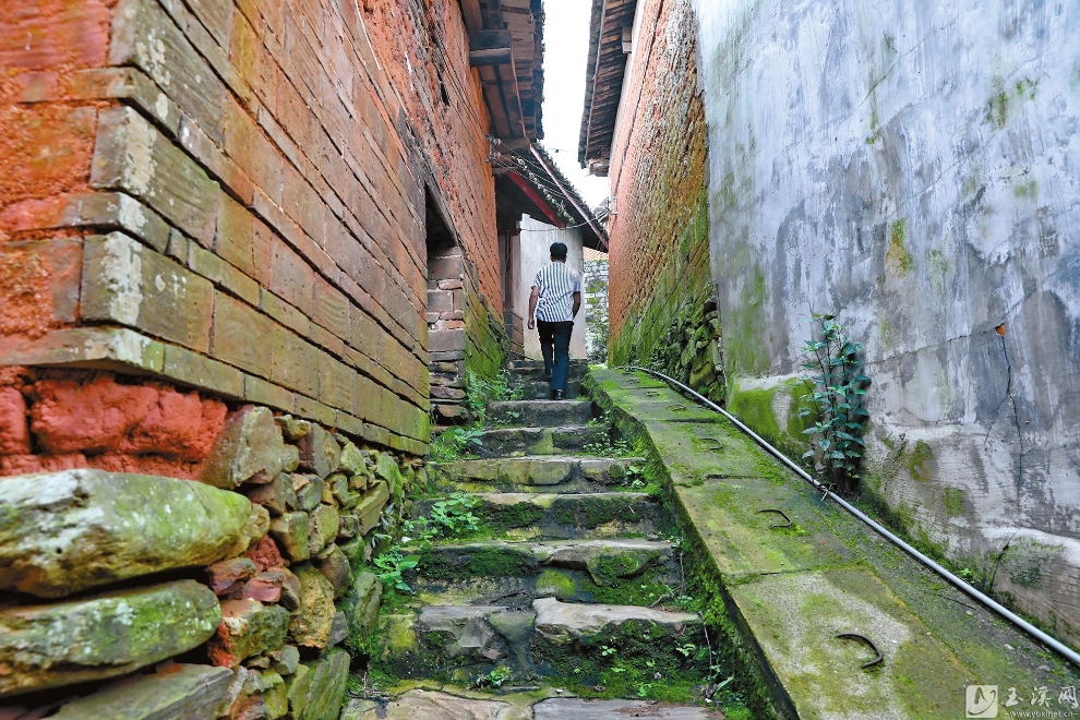 羊街村凭借丰富的古村落建筑资源，荣获“中国传统村落”称号。