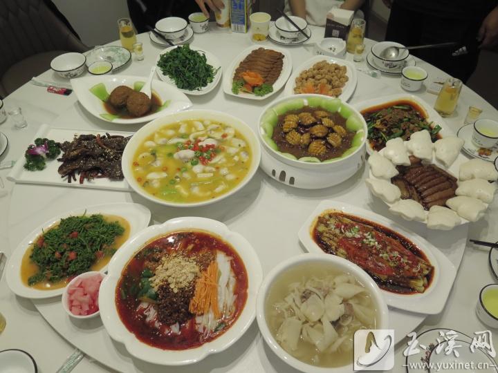 宝奇饭店的美食。